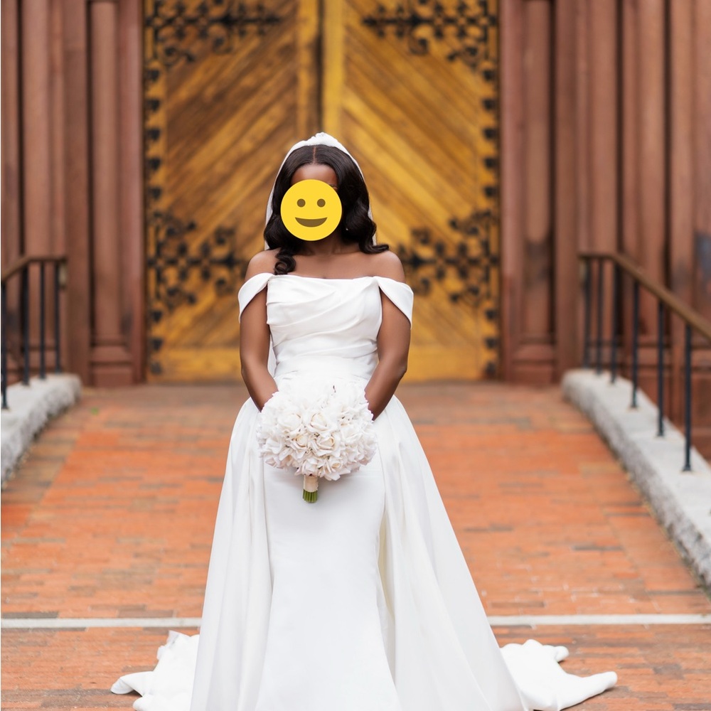 Elegant White Wedding Dress